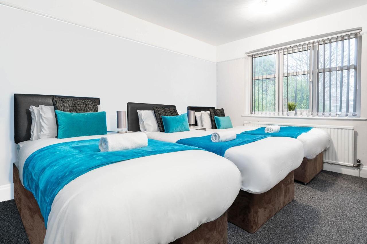 ברמינגהאם 5 Bedroom House - 11 Guests - Garden - Wifi - Smart Tv - Top Rated - Large Driveway 4 Multiple Vehicles - Perfect For Contractors מראה חיצוני תמונה