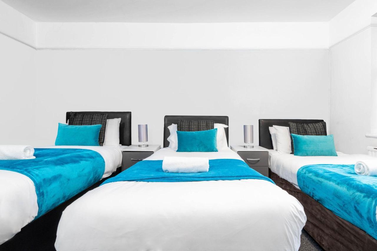 ברמינגהאם 5 Bedroom House - 11 Guests - Garden - Wifi - Smart Tv - Top Rated - Large Driveway 4 Multiple Vehicles - Perfect For Contractors מראה חיצוני תמונה