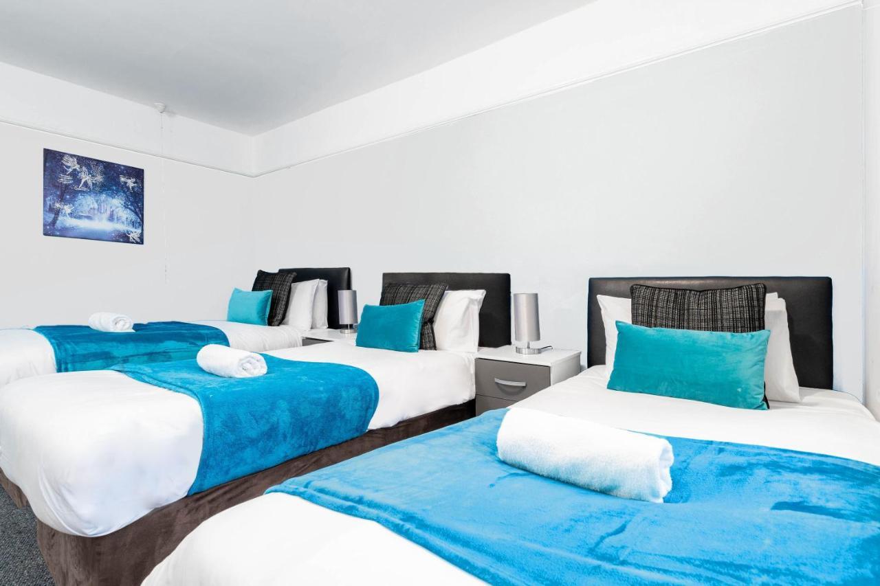 ברמינגהאם 5 Bedroom House - 11 Guests - Garden - Wifi - Smart Tv - Top Rated - Large Driveway 4 Multiple Vehicles - Perfect For Contractors מראה חיצוני תמונה